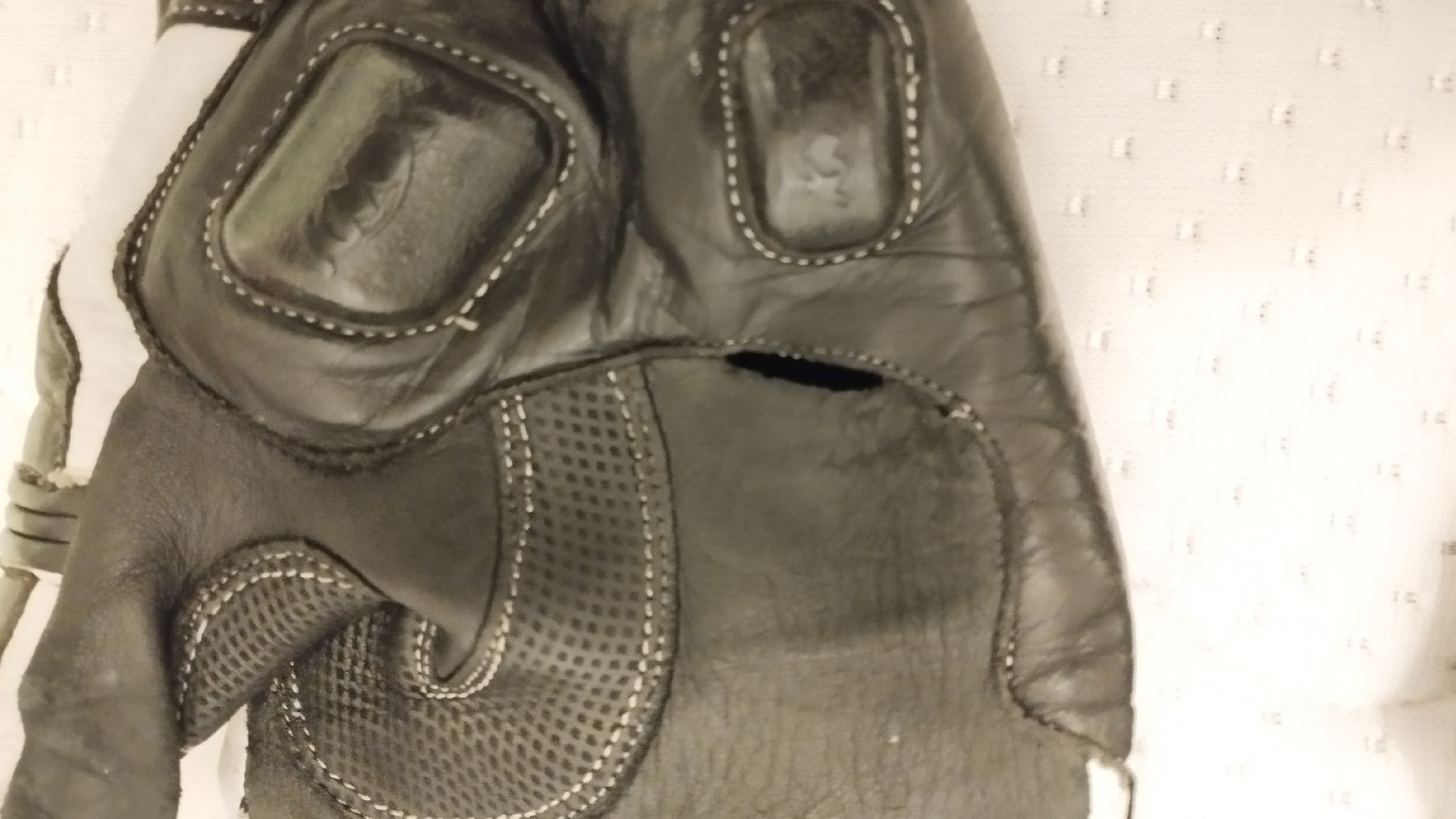 Held Guanti & manicotti: Held Motorradhandschuhe, Leder, Grösse L 9, stark gebraucht – Difettoso da Basel venduto da Schof 2