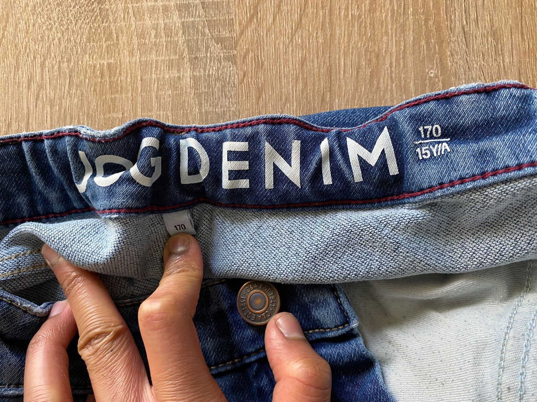 Jeans: STRAIGHT JEANS GRÖSSE 170 – Usato da Basel venduto da gee_c6vd 1