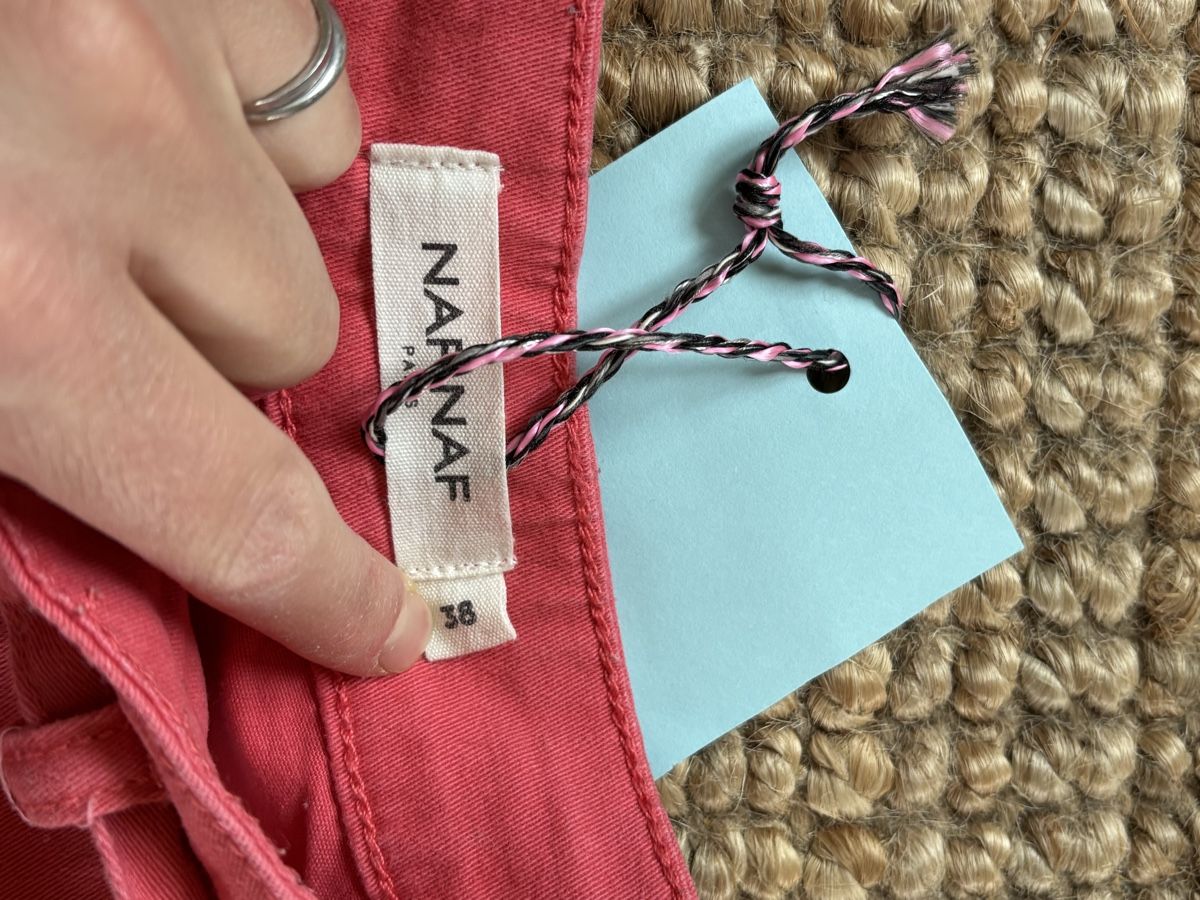 Nafnaf Pantaloni: Short Naf Naf – Usato da Neuchâtel venduto da cam_lf7y 1