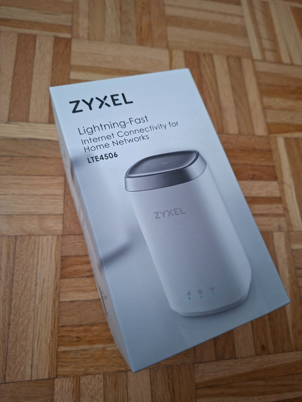 Zyxel Modems & Routeurs: ZYXEL LTE 4506 – D'occasion à Kloten par smatsa