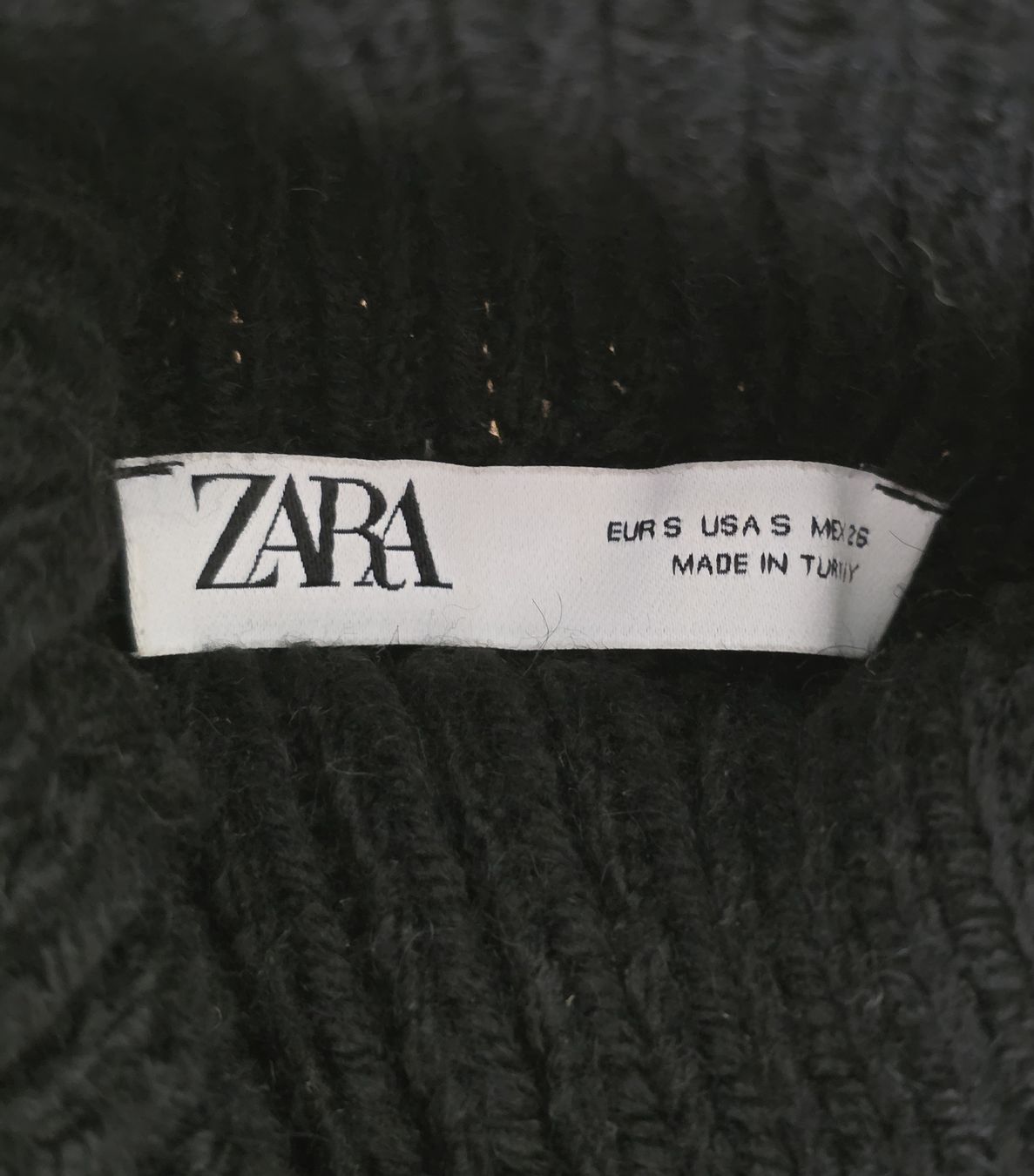 Zara Pullover & Sweatshirts: Zara Rollkragenpullover schwarz mit Fransen Grösse S – Gebraucht aus Rheinsulz von Gilea 4