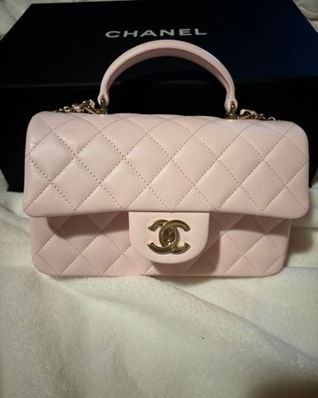 Chanel 22P Mini Flap Bag en rose clair / NEUF