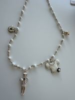 Collana lunga con perle e ciondoli – Nuovo look!