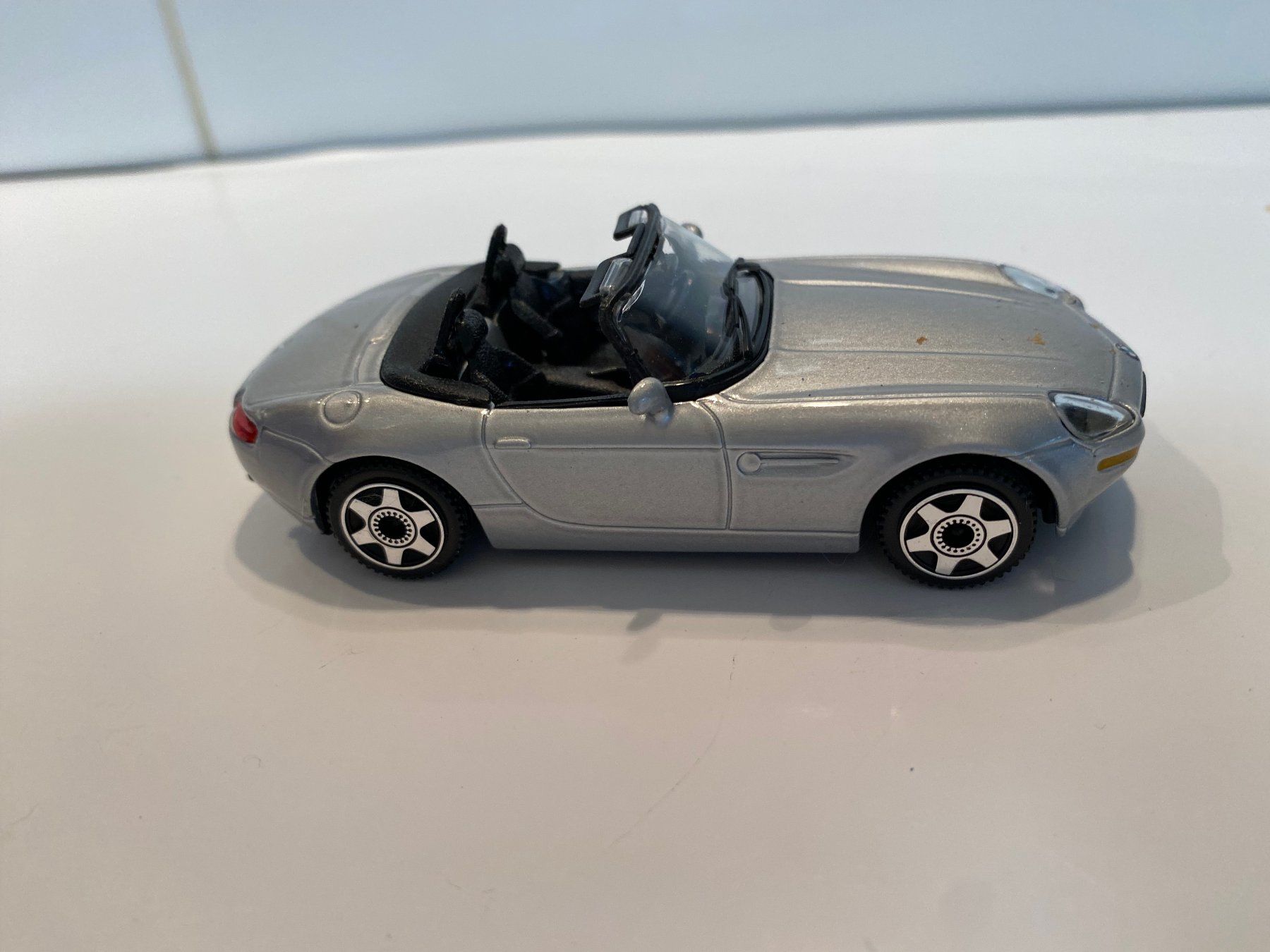 BMW Modellautos: BMW Z8 1-43 Bburago Fire 119 – Neu und originalverpackt aus Kerzers von tisyayasuBE 1