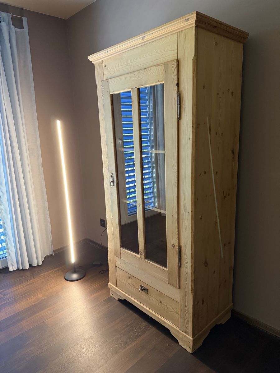 Armadi: Vitrinenschrank Tannenholz – Usato da Schaffhausen venduto da solequart 3