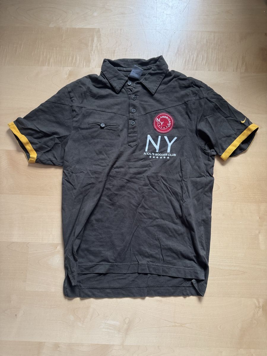 Nike Magliette Polo: Nike NY Polo | Gr. M – Usato da Biel-Benken BL venduto da tsb_collector