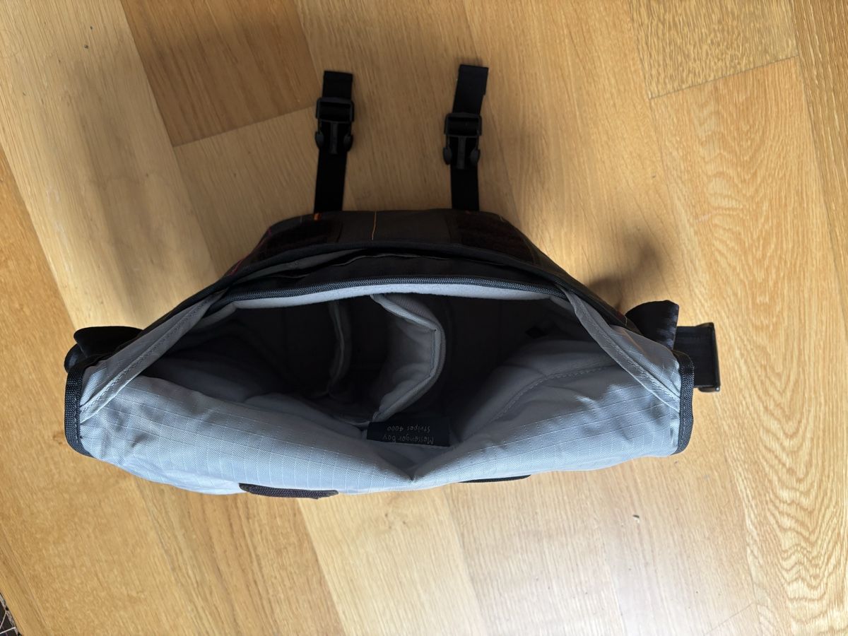 Crumpler Taschen: Crumpler Messenger Boy Stripes 4000 – Gebraucht aus Luzern von Macro7 2