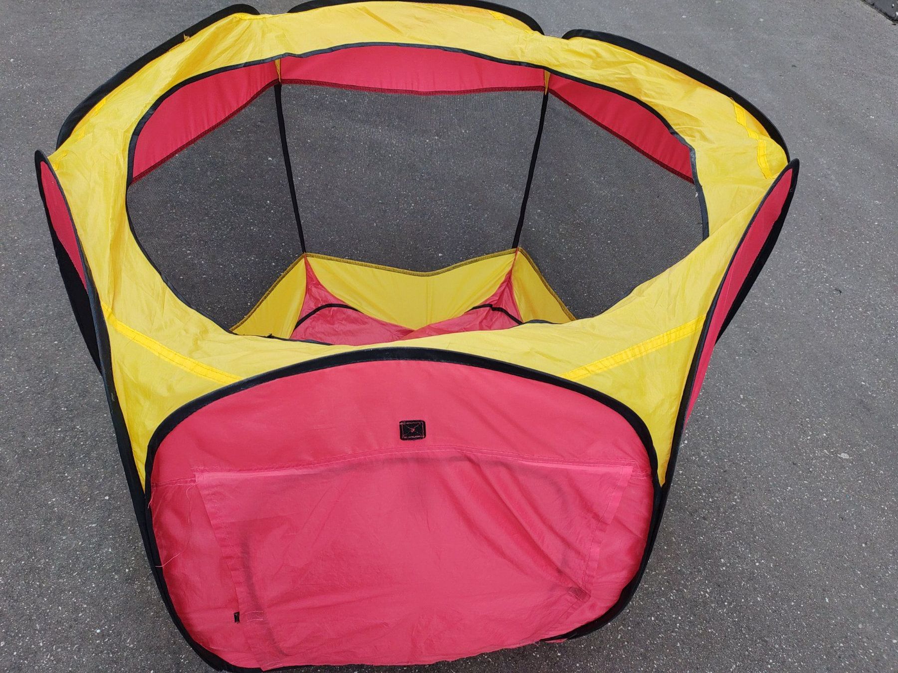 Sonstige Kinderbetten & -möbel: Kinderspiel- Zelt – Gebraucht aus Strengelbach von Phorensic_30