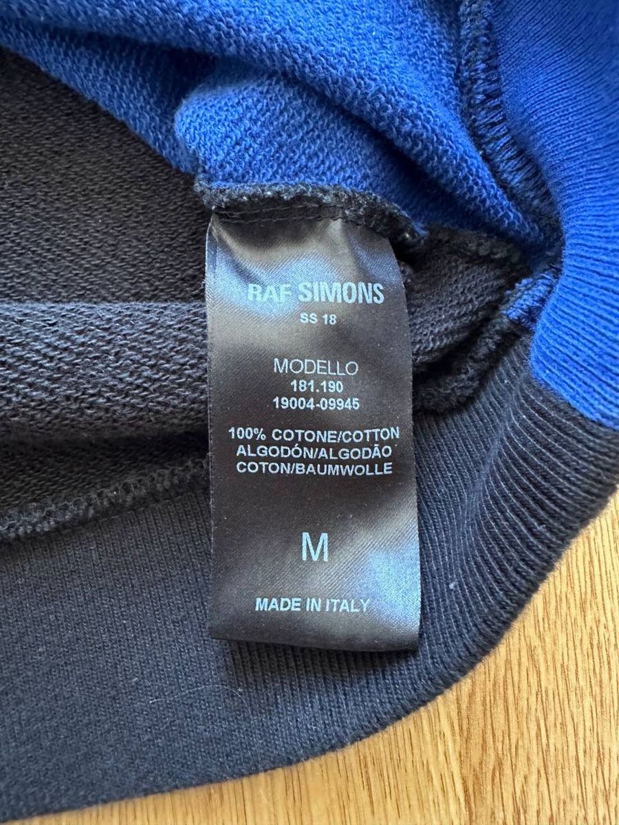 Raf Simons Pullover & Sweatshirts: Raf Simons Pullover  – Gebraucht aus Pfäffikon ZH von Nataliia. 4