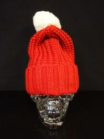 Gestrickte Mütze Strickmütze mit Bommel Bommelmütze rot