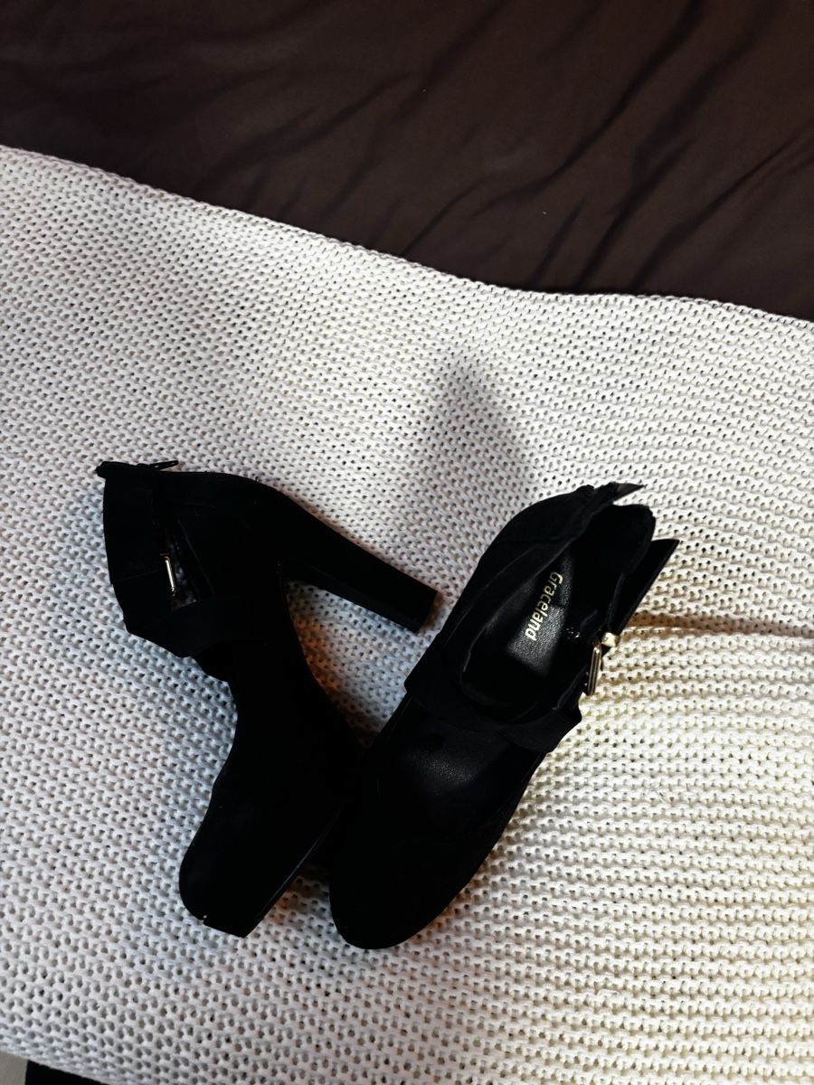 Damenschuhe: Hohe schuhe – Gebraucht aus Gränichen von kim_sh67