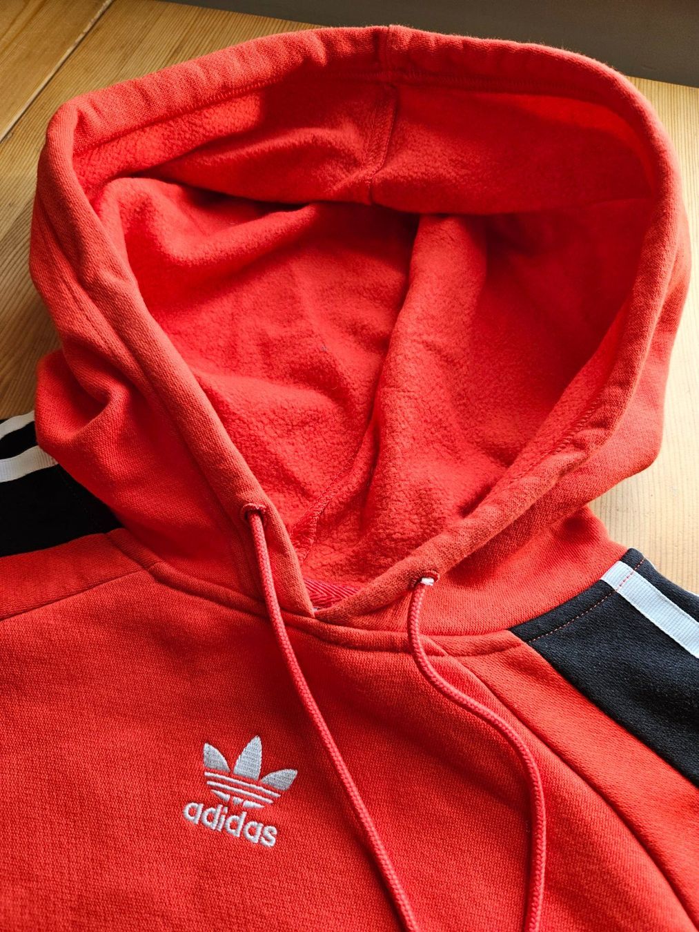 Adidas Maglioni & Felpe: Cropped Sweater adidas Grösse S retro Pullover Hoodie – Usato da Hägglingen venduto da United-Village-Trade 1