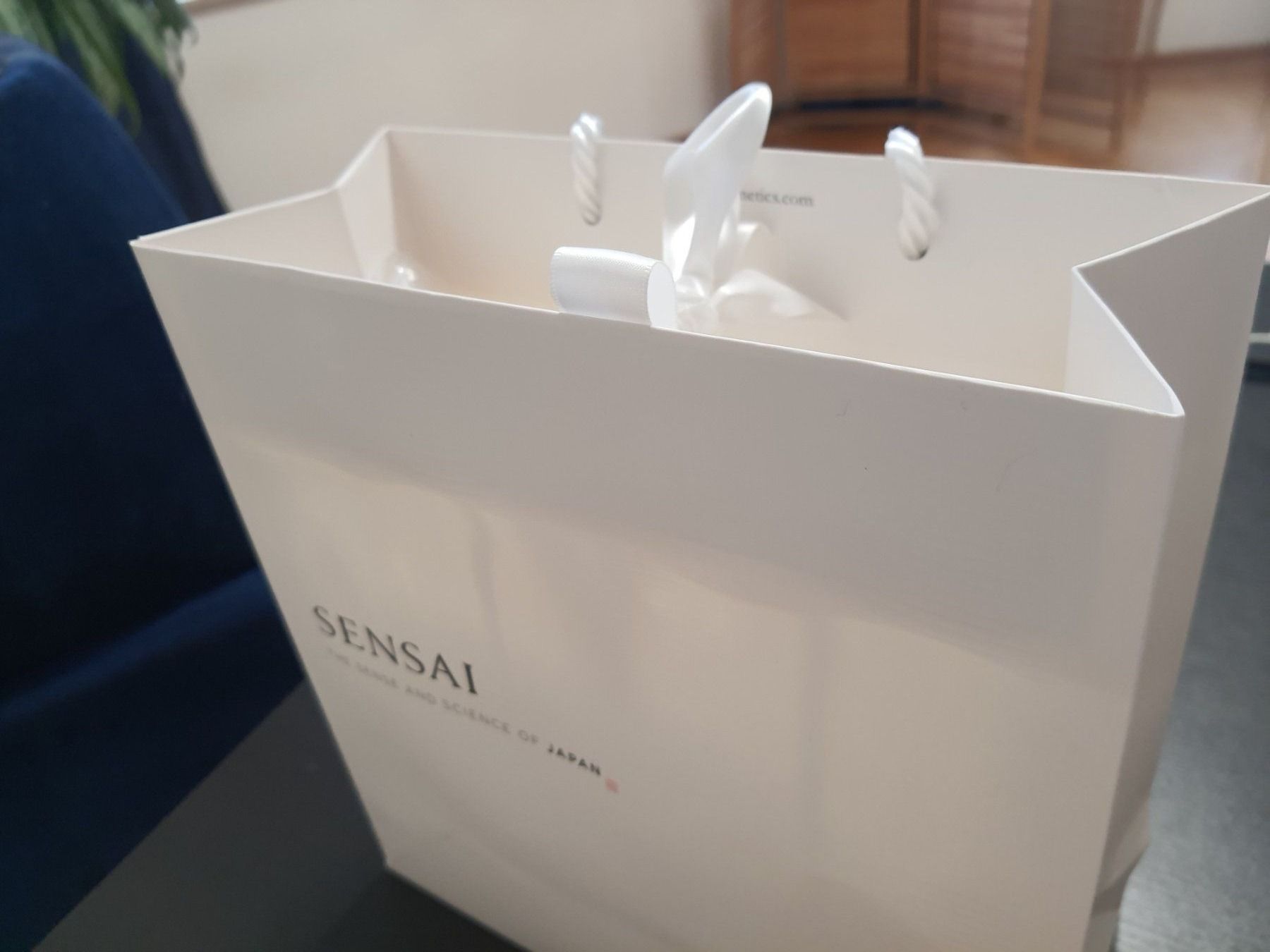 Cura del viso: Sensai Geschenk-Set Absolute Silk – Nuovo e nell'imballaggio originale da Zollikerberg venduto da Sell-Buy-it 2