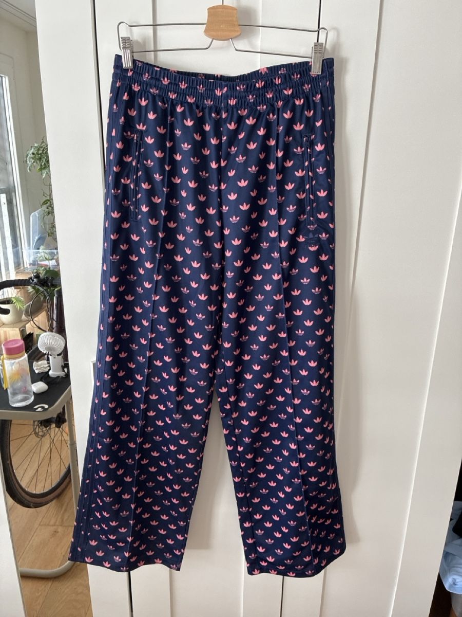 Adidas Hosen: Adidas trousers  – Neu (gemäss Beschreibung) aus Walenstadt von bedina92