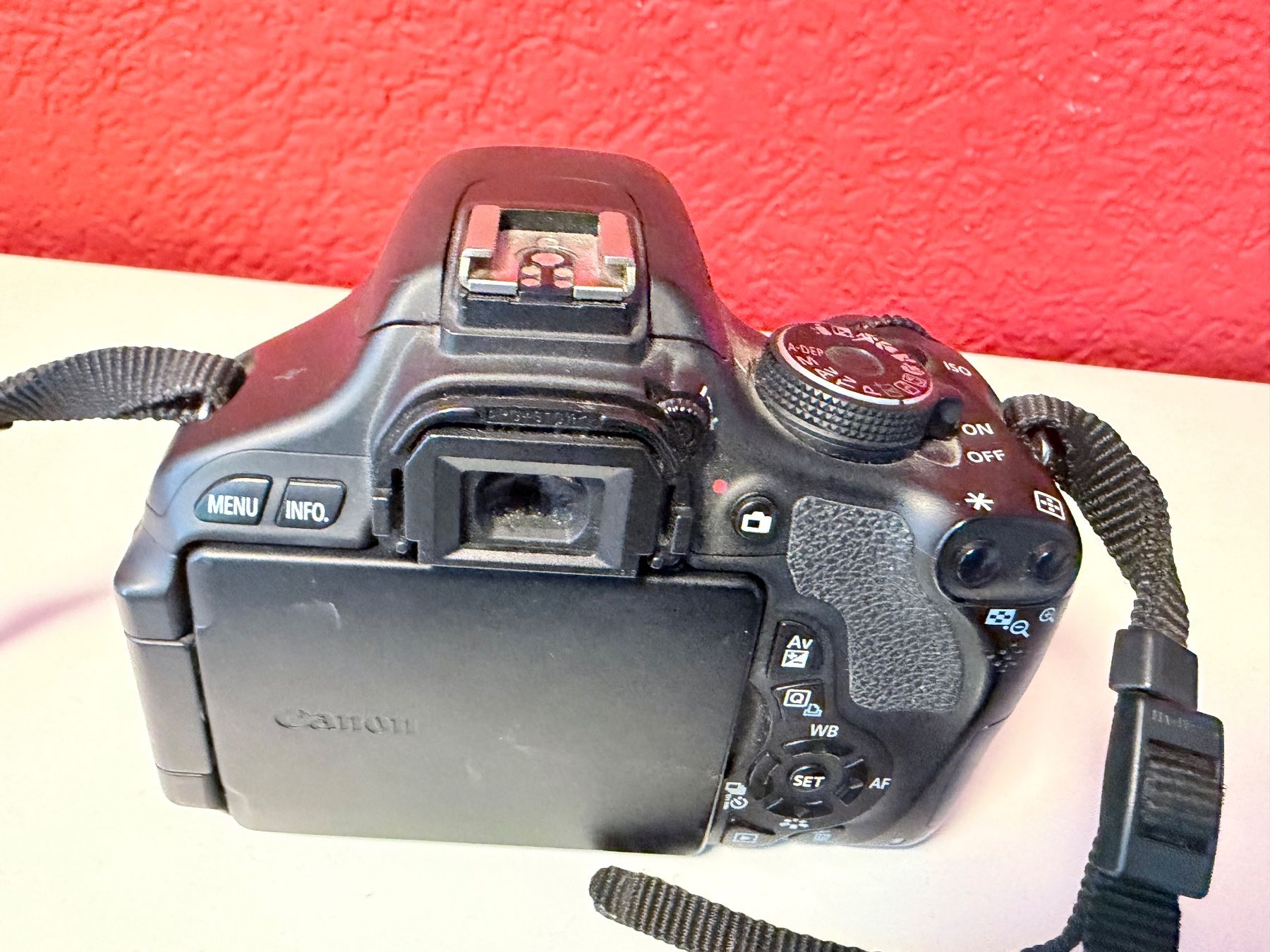 Canon Fotocamera: Digitalkamera Canon EOS 600D mit Objektiv 18-55mm – Usato da Zäziwil venduto da Emlea 5