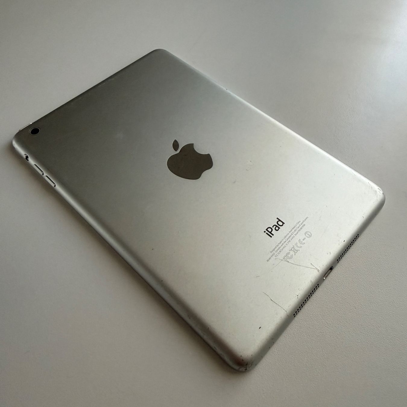 Apple Tablet PC: iPad Mini Wi-Fi A1432 Weiß Silber, mit iCloud Sperre – Difettoso da Basel venduto da MY.AIRPODS.SHOP 7
