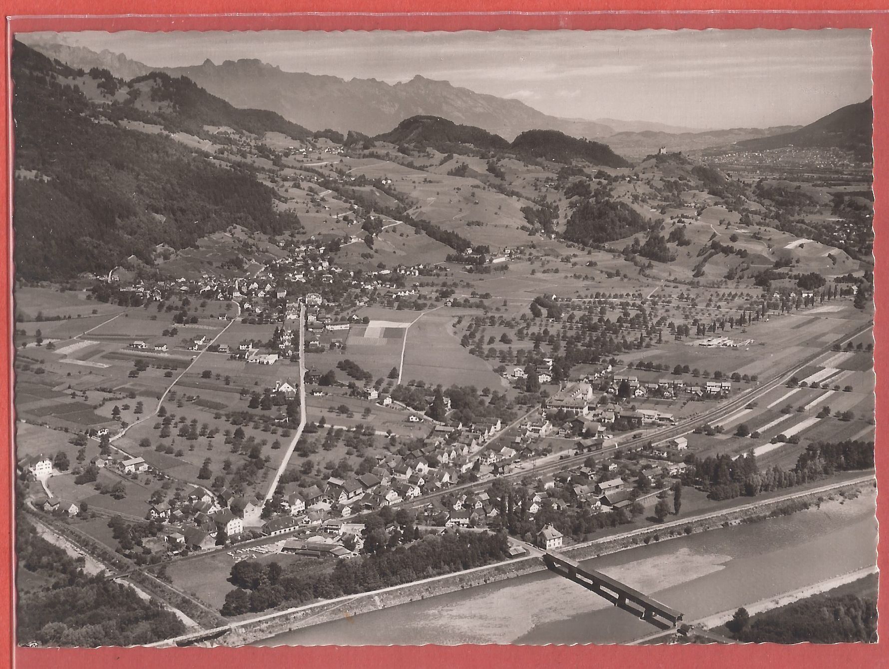 Cartoline postali: Trübbach und Azmoos - Flugaufnahme ca. 1950 – Usato da Fislisbach venduto da Porano