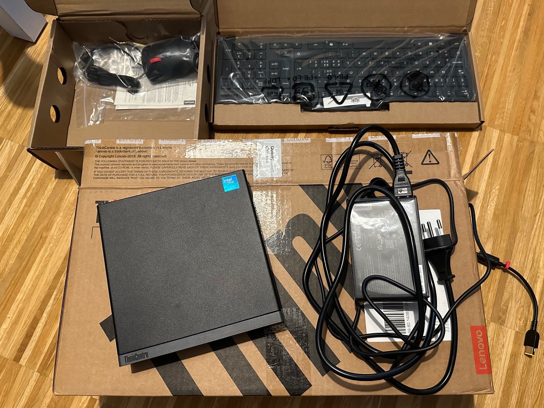 Lenovo PC: Lenovo ThinkCentre neo 50q Gen 5 Barebone Tiny PC – Nuovo (secondo la descrizione) da Bern venduto da stralex 2