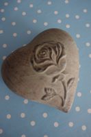 Herz mit Rose - Steinguss/Beton? Neu Gartendekoration shabby