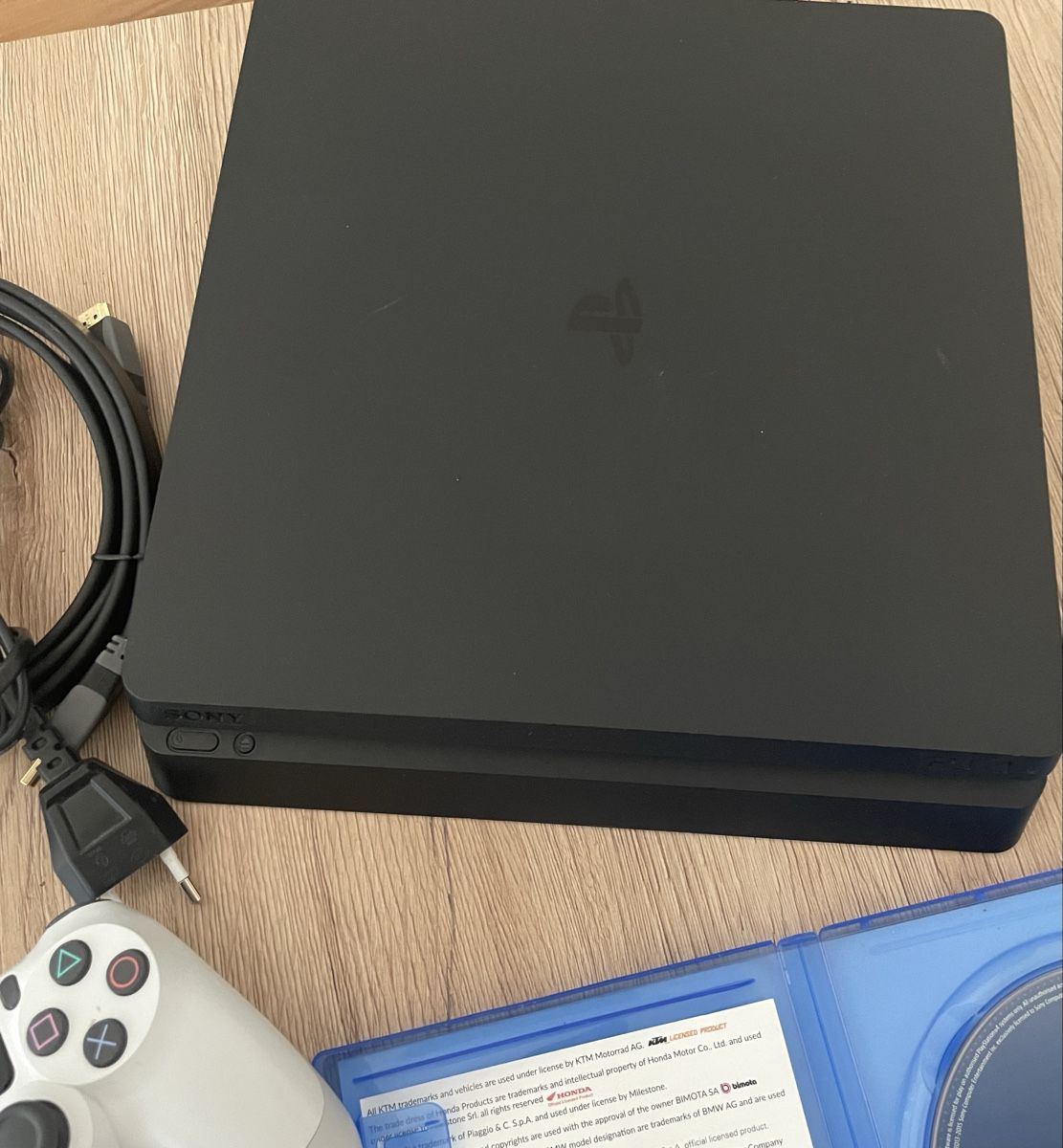 Sony Console: SONY PLAYSTATION 4 SLIM – Usato da Plons venduto da wartauchris 4