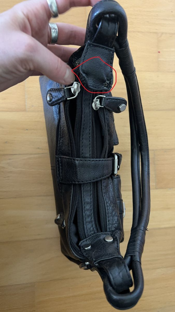 Borse da donna: Schwarze Tasche  – Usato da Aesch BL venduto da noe_xz5r 1