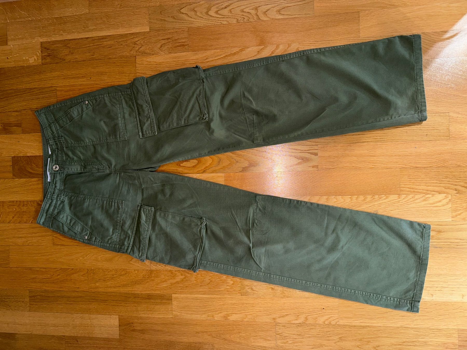 Hosen: 2 pantalons cargo – Gebraucht aus Cologny von PEACEANDLOVE 4