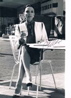 Joan Collins 1933- Autogramm signiert Foto 16x21cm