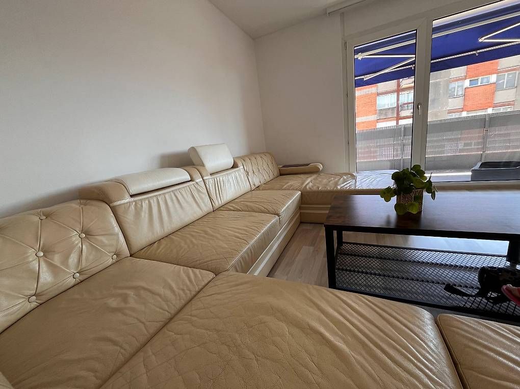 Divani: Spaziosissimo divano in pelle / Huge leather couch – Usato da Pregassona venduto da cam_qd5t 3