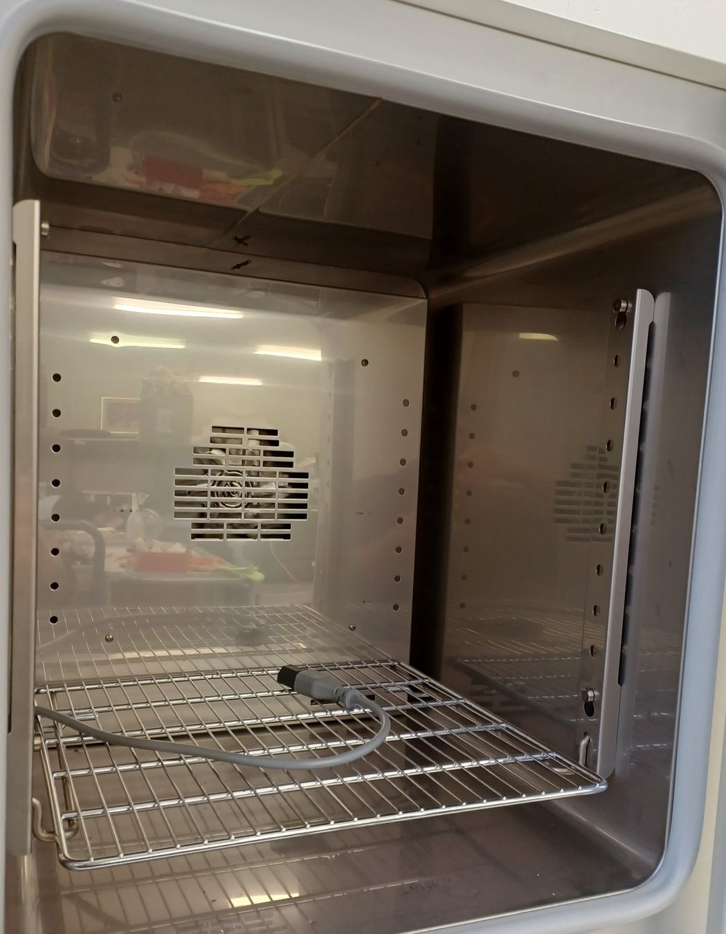 Accessori da laboratorio: Heraeus UT 6 Drying cabinet – Usato da Niederdorf venduto da LeptonAG_Labor 2