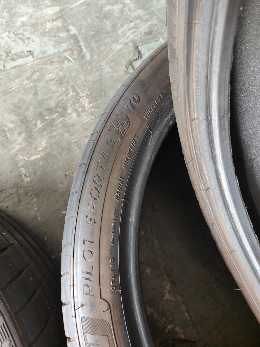 Michelin Pneumatici & Ruote complete: Tesla Sommerreifen – Usato da Oberengstringen venduto da Reifen-Lagerverkauf 3
