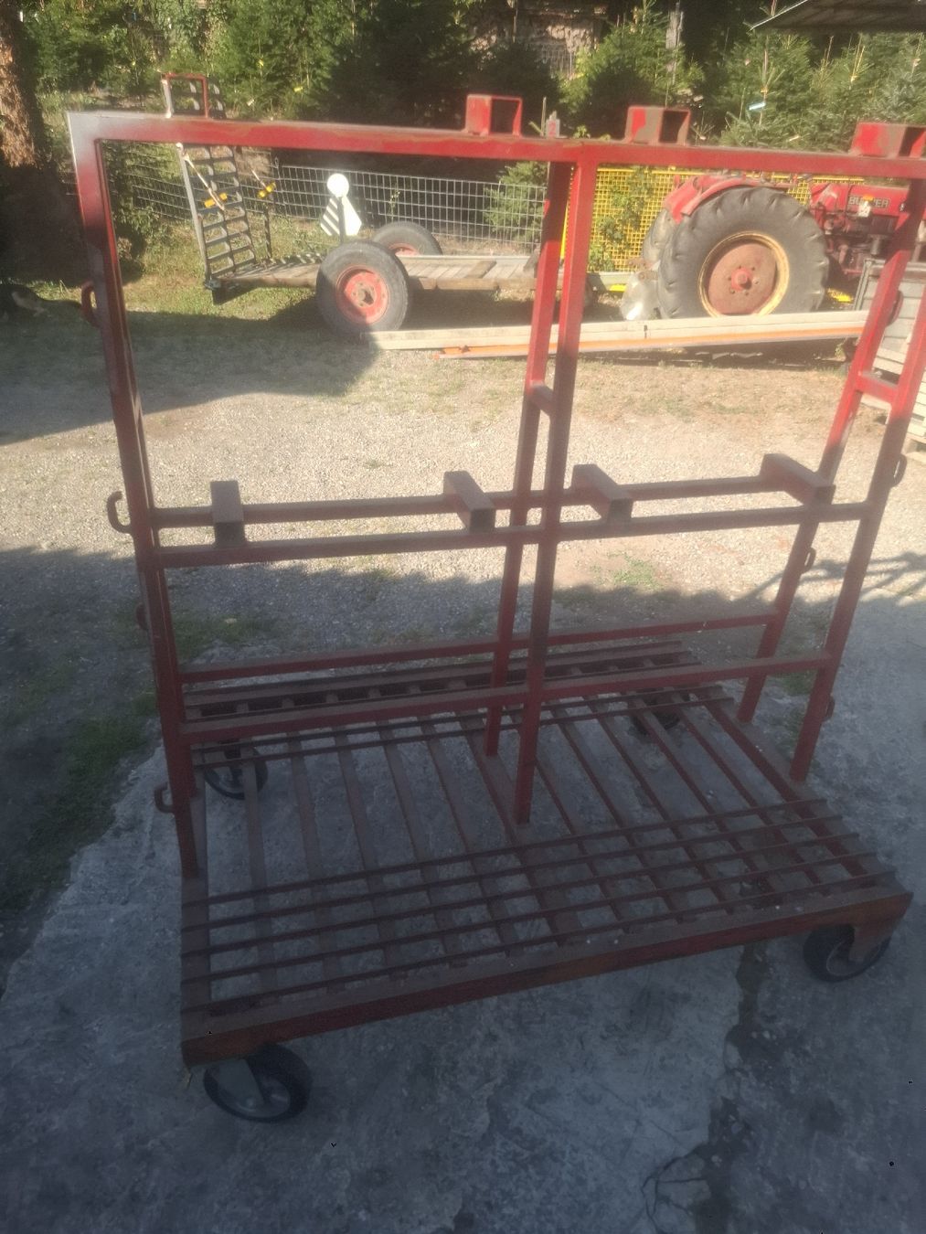 Brouettes: Transportgestell rollbar blockierbar – D'occasion à Fischbach-Göslikon par Lars46 1