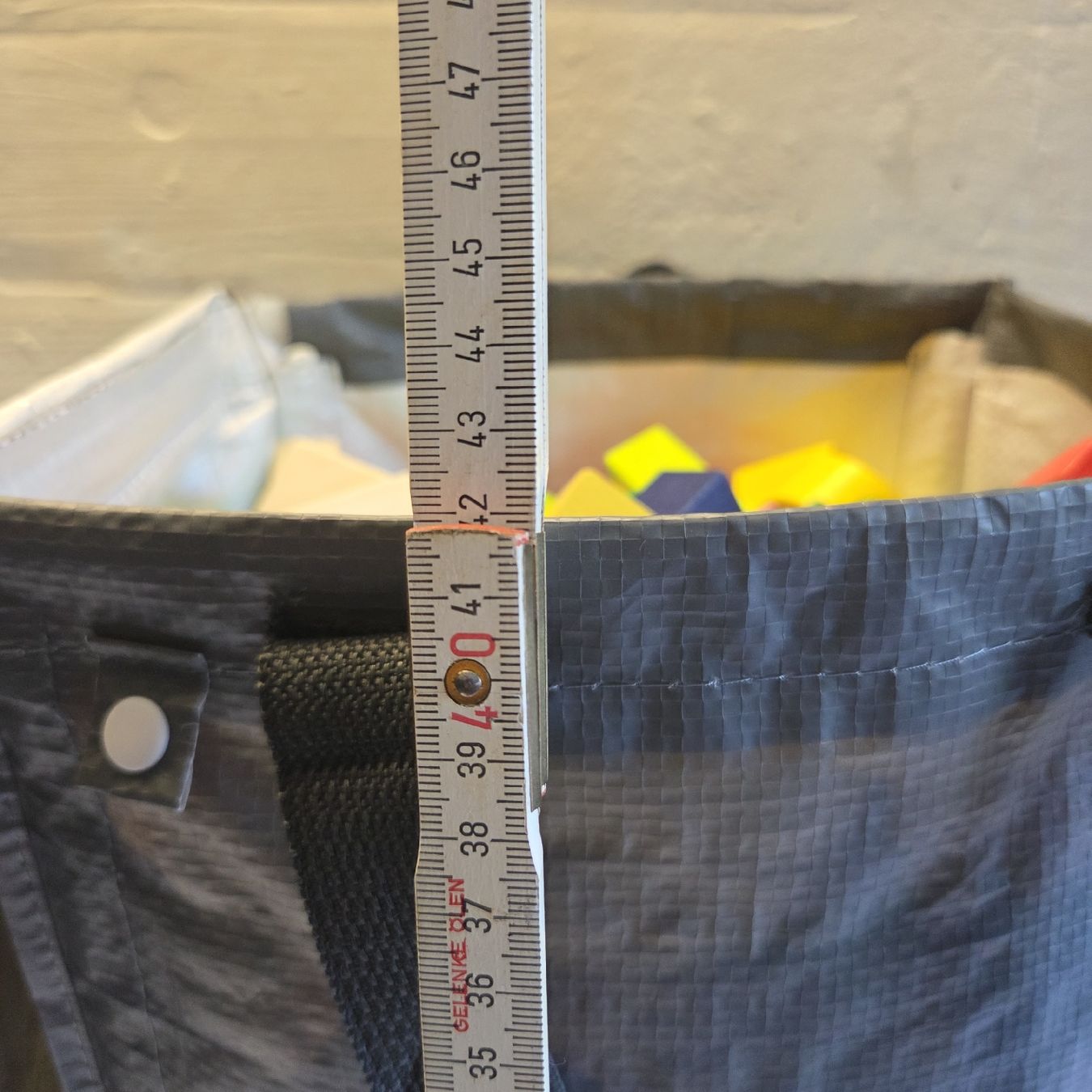 Jouets: Hunderte Bunte Holzbausteine – D'occasion à Stans par Ducati16 4