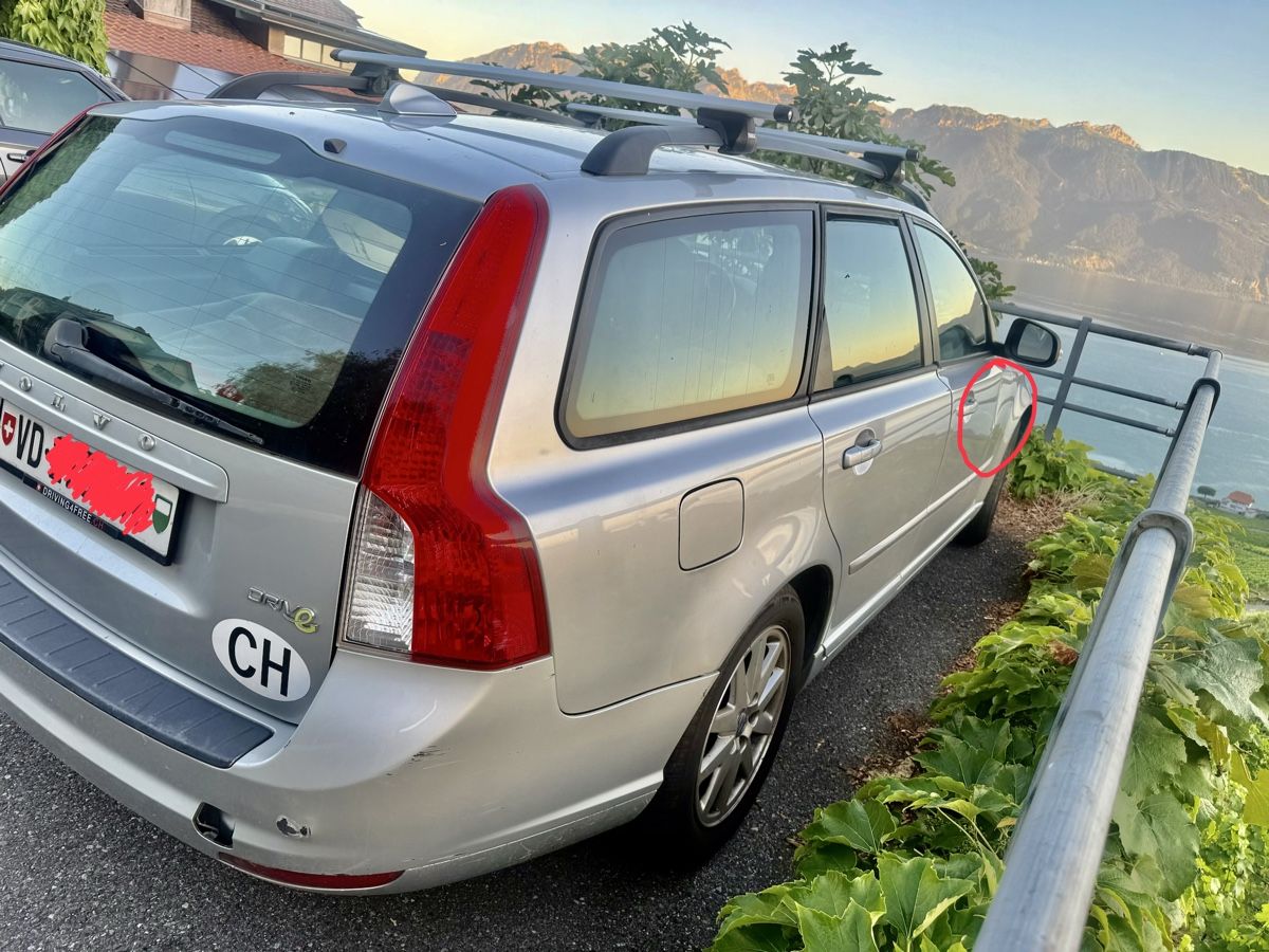 Volvo Automobili: Volvo V50 Drive Break gris métal 2011 – Usato da Chexbres venduto da rochecolombe 3