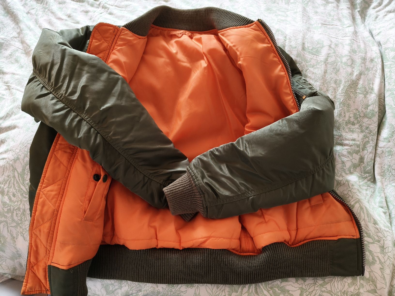 Alpha Industries Giacche: Bomberjacke Alpha Industries grün  – Usato da Turtmann venduto da white17 1