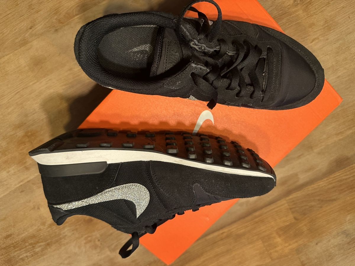 Nike Scarpe da donna: Schuhe – Usato da Unterlunkhofen venduto da car_8fpk 2