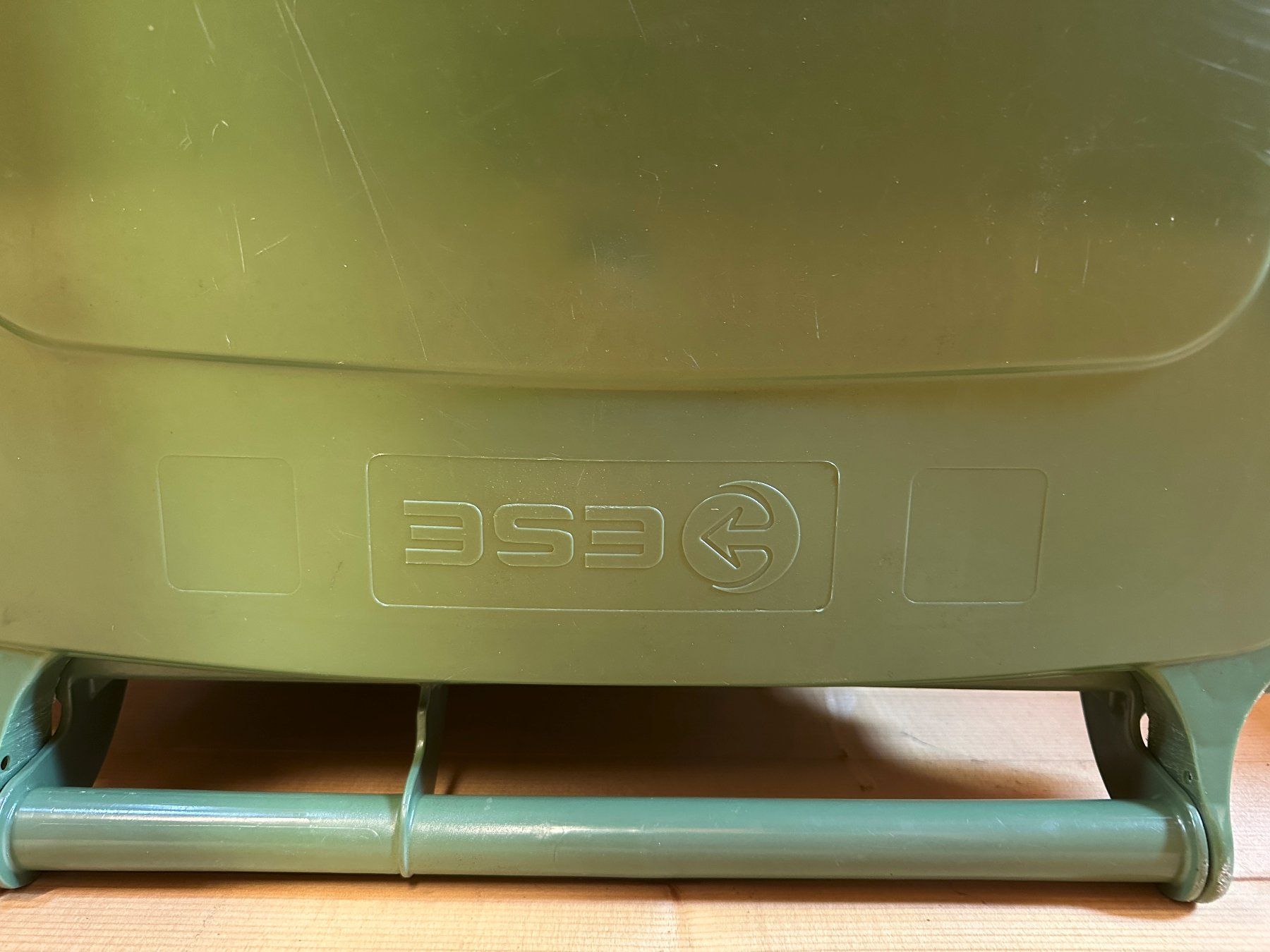 Altro per Ufficio & Commercio: 240 Liter Kompostbehälter Grüncontainer ESE – Usato da Hergiswil NW venduto da hpb_9bvx 7