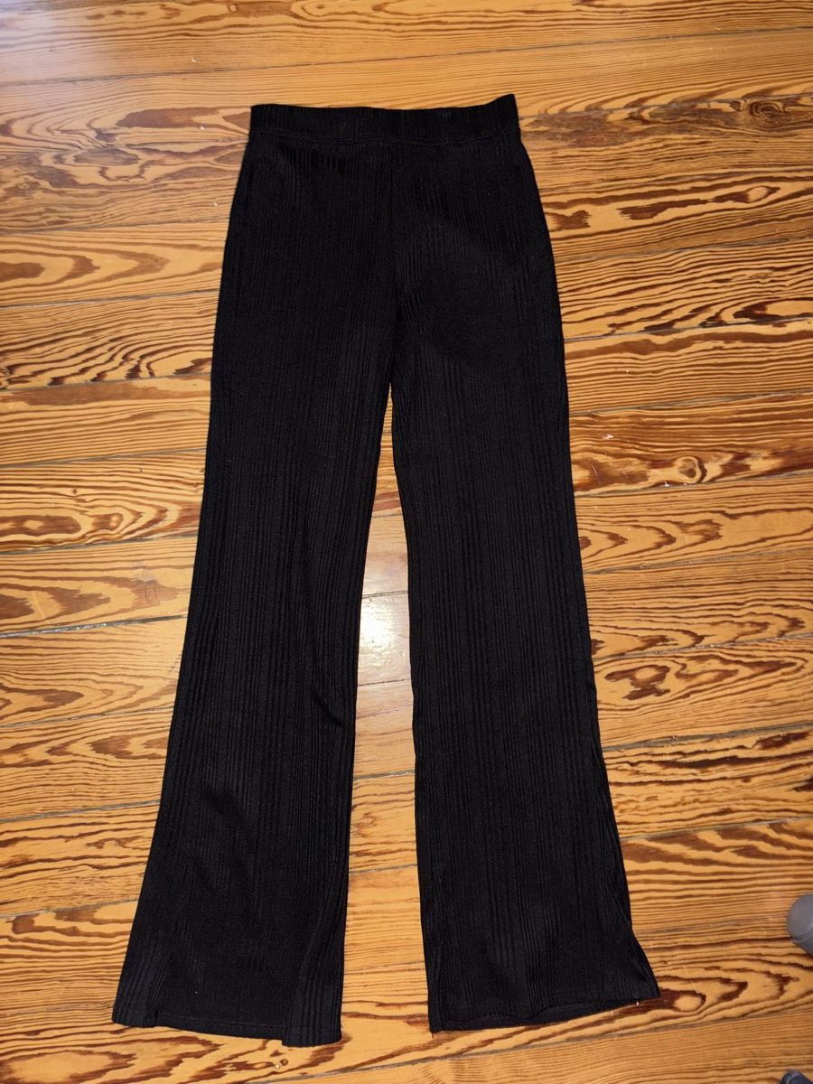 Pantaloni: Schwarze Schlaghose Gr. XS elegant – Nuovo (secondo la descrizione) da Ostermundigen venduto da emily.to
