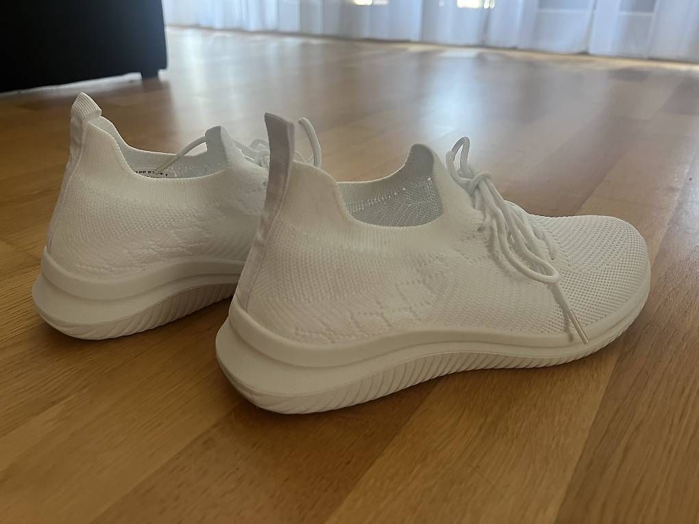Scarpe da donna: Weisse Sneakers – Usato da Gebenstorf venduto da pin_67yc 1