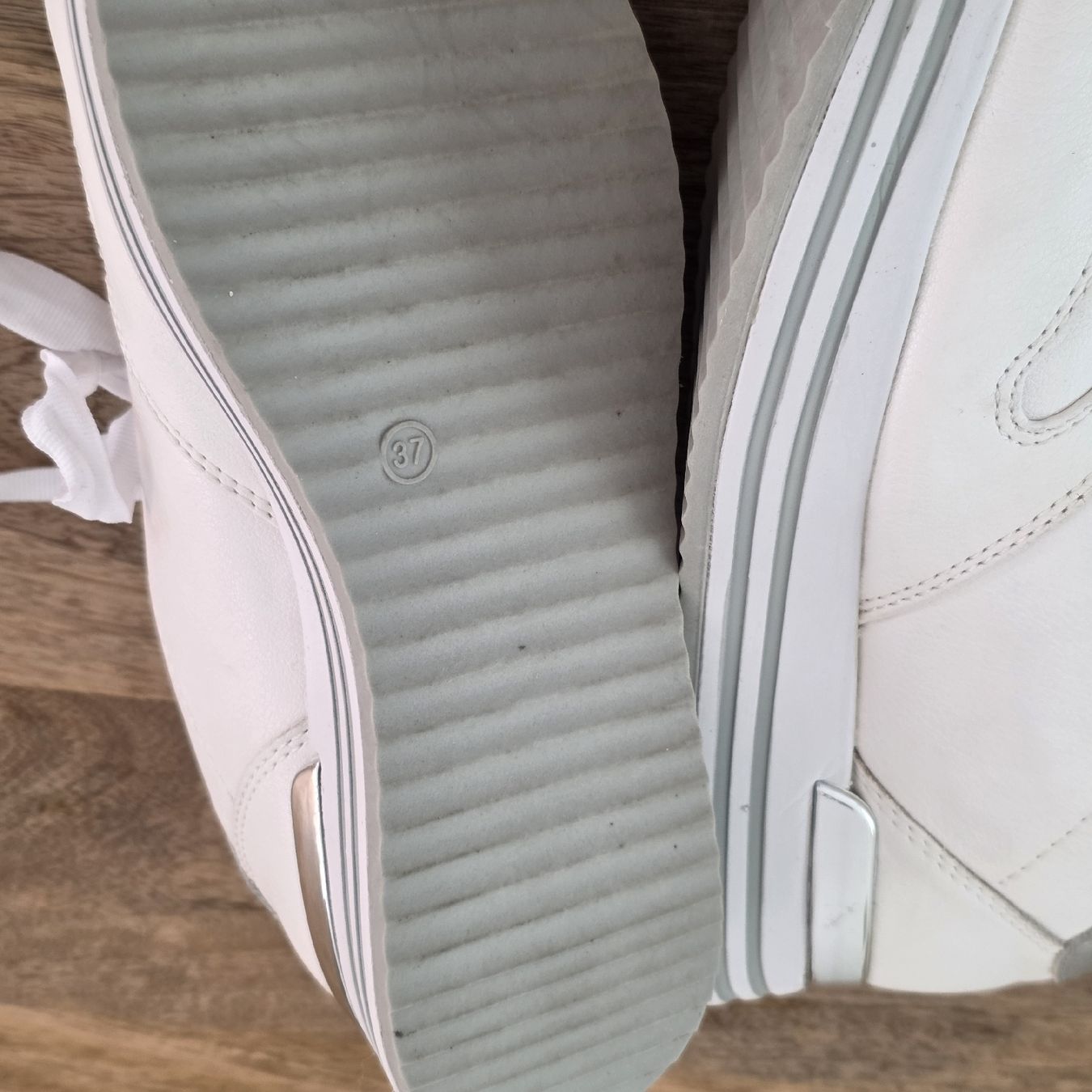 Graceland Scarpe da donna: Damen Sneaker Weiss Gr 37 neuwertig – Nuovo (secondo la descrizione) da Rheinsulz venduto da Gilea 6
