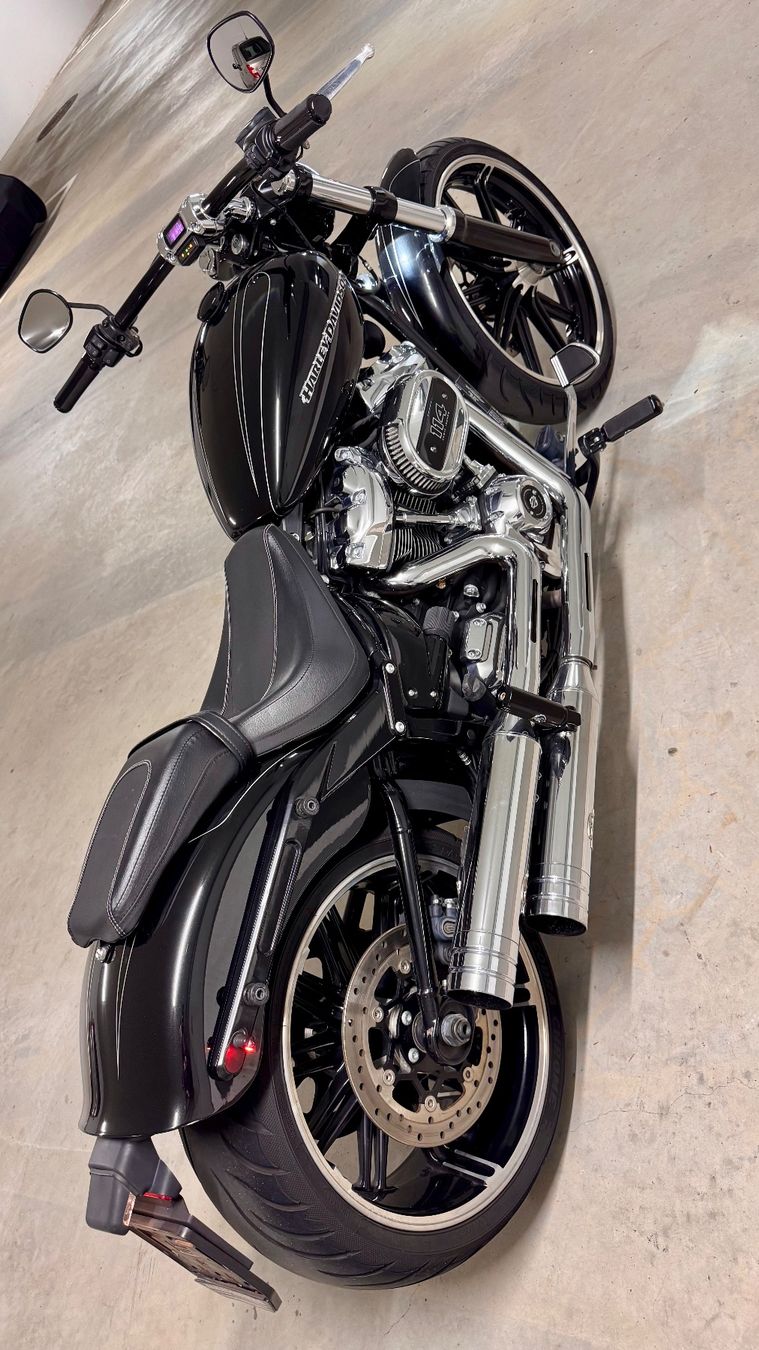 Harley-Davidson Cruisers: Harley Davidson Breakout FXBRS 114 – D'occasion à Sarnen par b.88 2