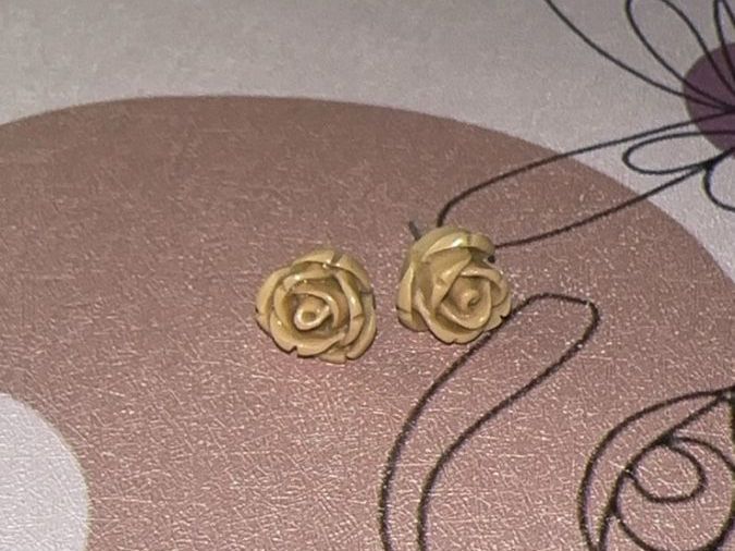 Ohrringe & -stecker: Süsse Ohrstecker in Rosenform – Neu (gemäss Beschreibung) aus Oftringen von tola19