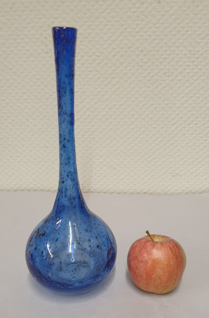 Vasen & Gefässe: Mundgeblasene Vase, Glasvase blau mit Goldflocken – Gebraucht aus Emmen von magelan 5