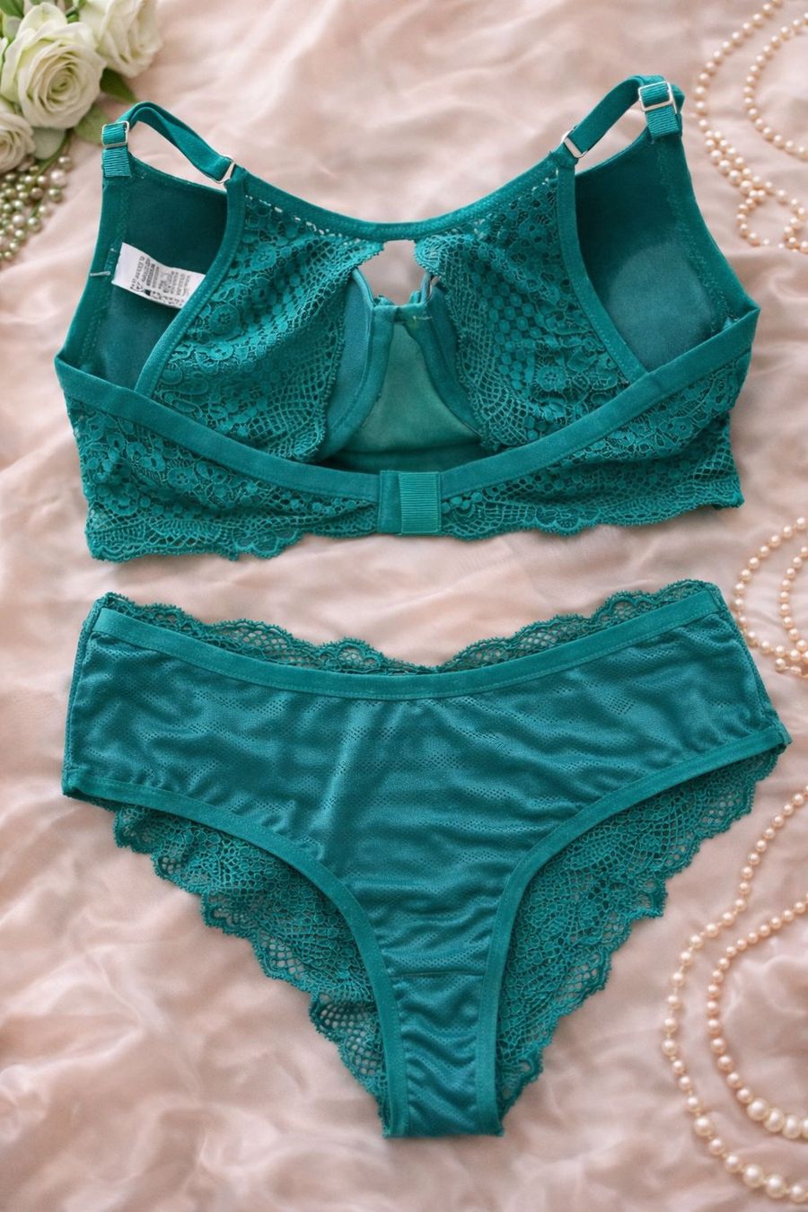 Altra biancheria intima: Ensemble de lingerie vert Turquoise, dentelle, taille M. – Nuovo e nell'imballaggio originale da La Chaux de fonds venduto da Folylove 1
