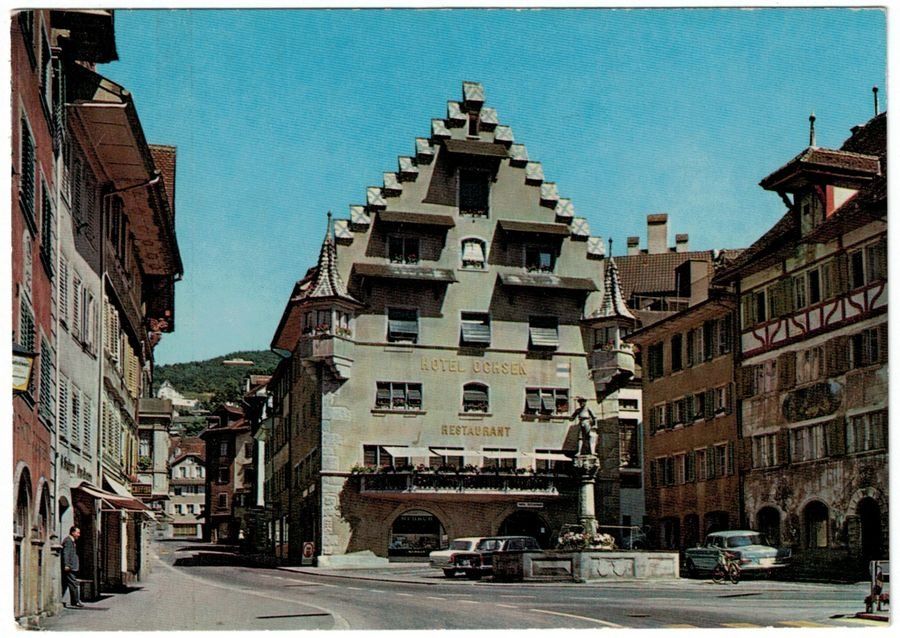 Cartoline postali: Zug, Kolinplatz, Hotel Ochsen, Oldtimer – Usato da Frauenfeld venduto da POML