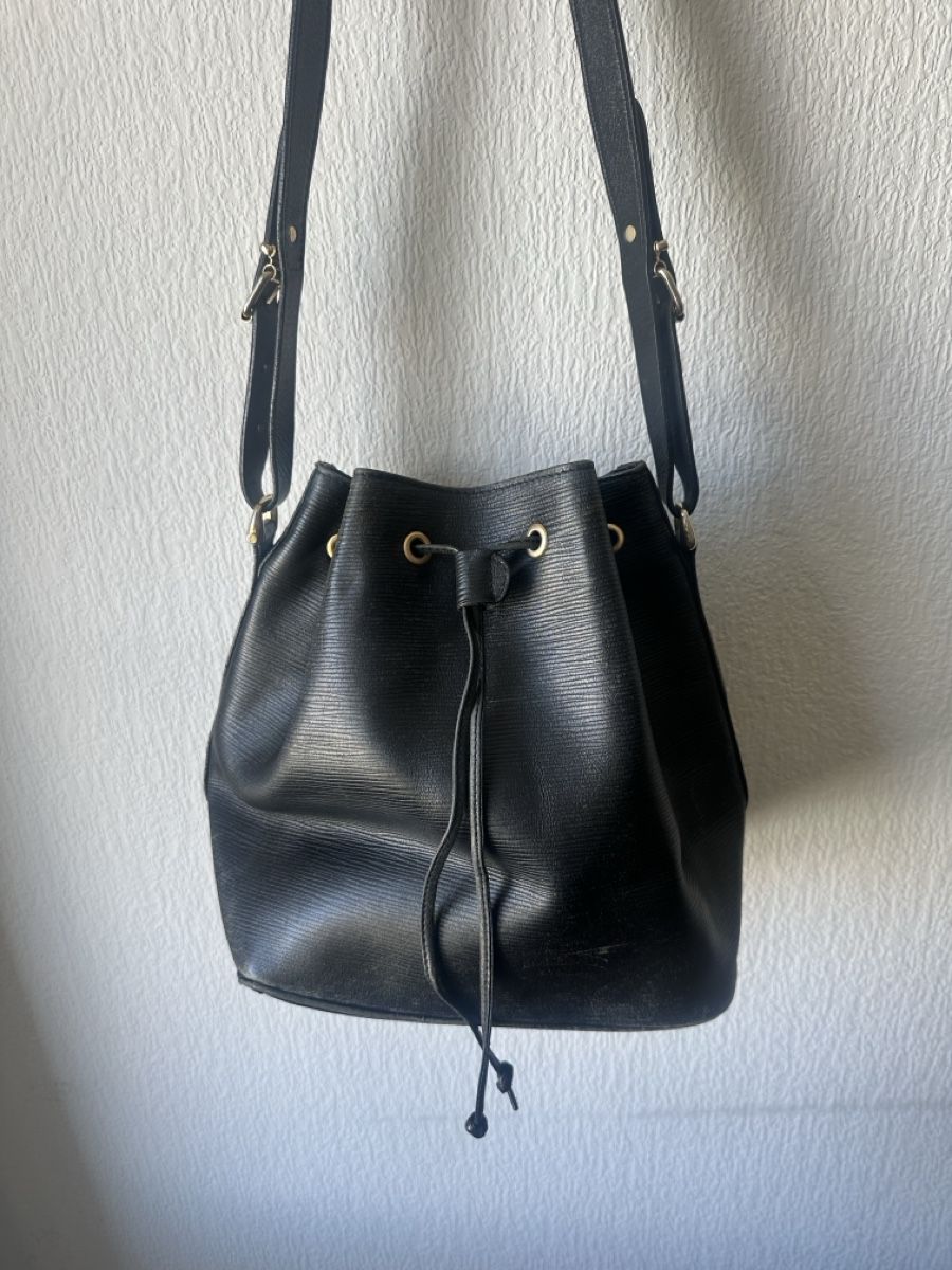 Sacs femmes: Sac seau noir – D'occasion à Yverdon-les-Bains par Laureetlargent