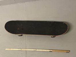 Skateboard Baker schwarz gebraucht mit Gebrauchsspuren