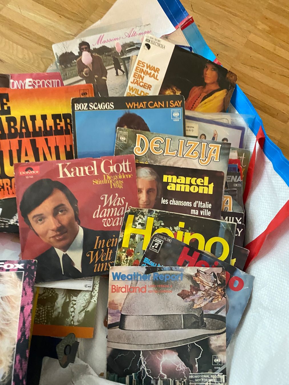 Dischi in vinile: Single 7 Vinyl - über 120 Stück – Usato da Rotkreuz venduto da mia_dc2r 2