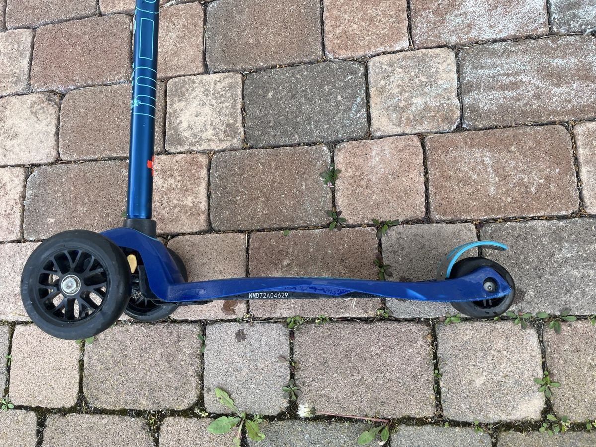 Micro Veicoli per bambini: Maxi Micro Kindertrottinette – Usato da Bottmingen venduto da Handora 2