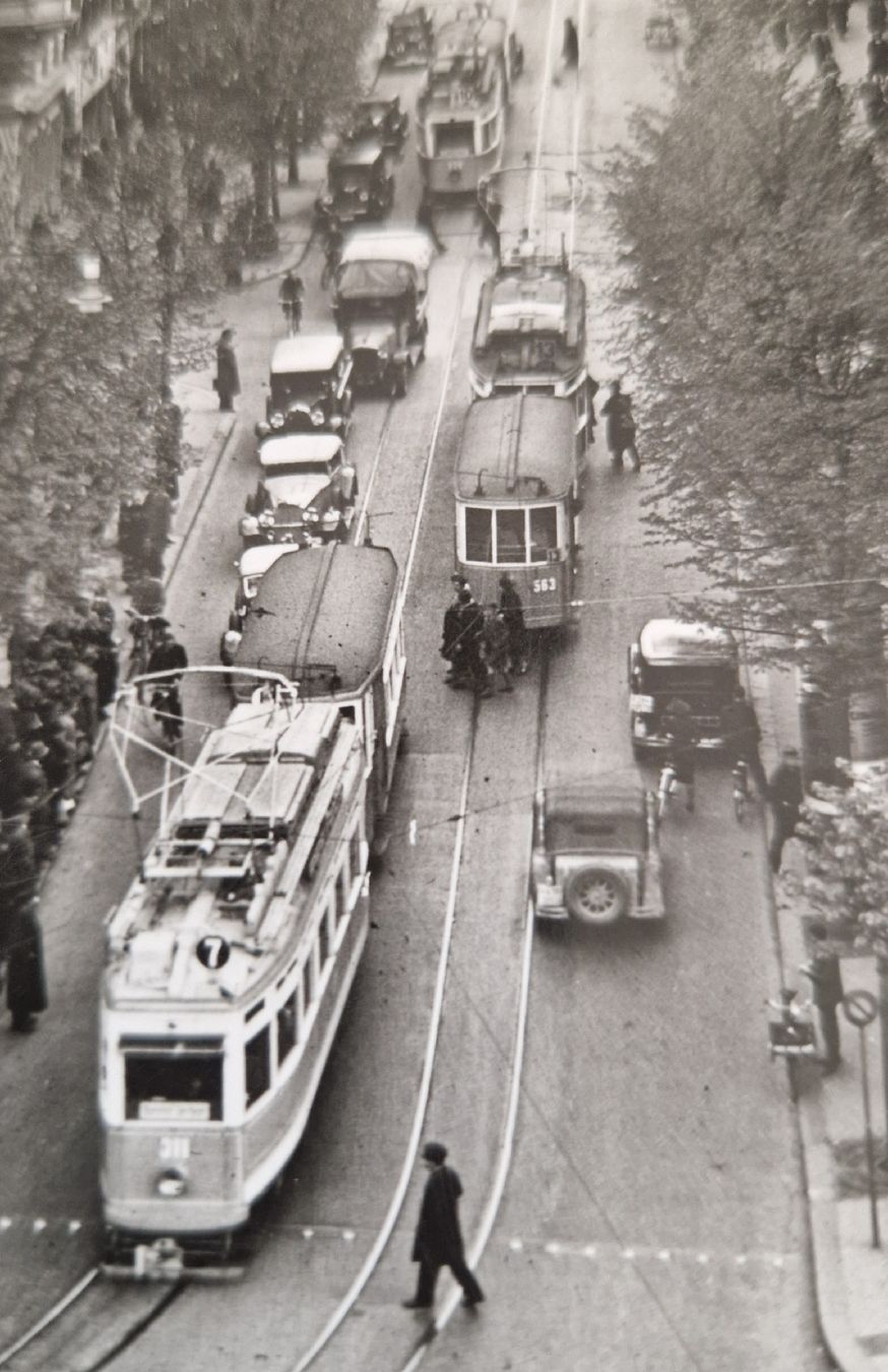 Ansichtskarten: Zürich, Bahnhofstrasse, Trams, diverse Oldtimer – Gebraucht aus Ebikon von Donar50 1