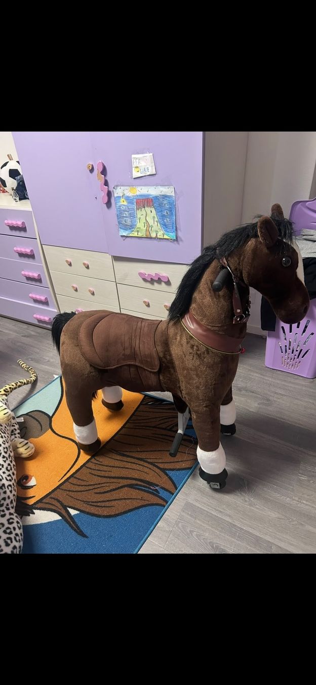 Jouets: cavallo giocattolo cavalcabile – D'occasion à Taverne par rom_wt58